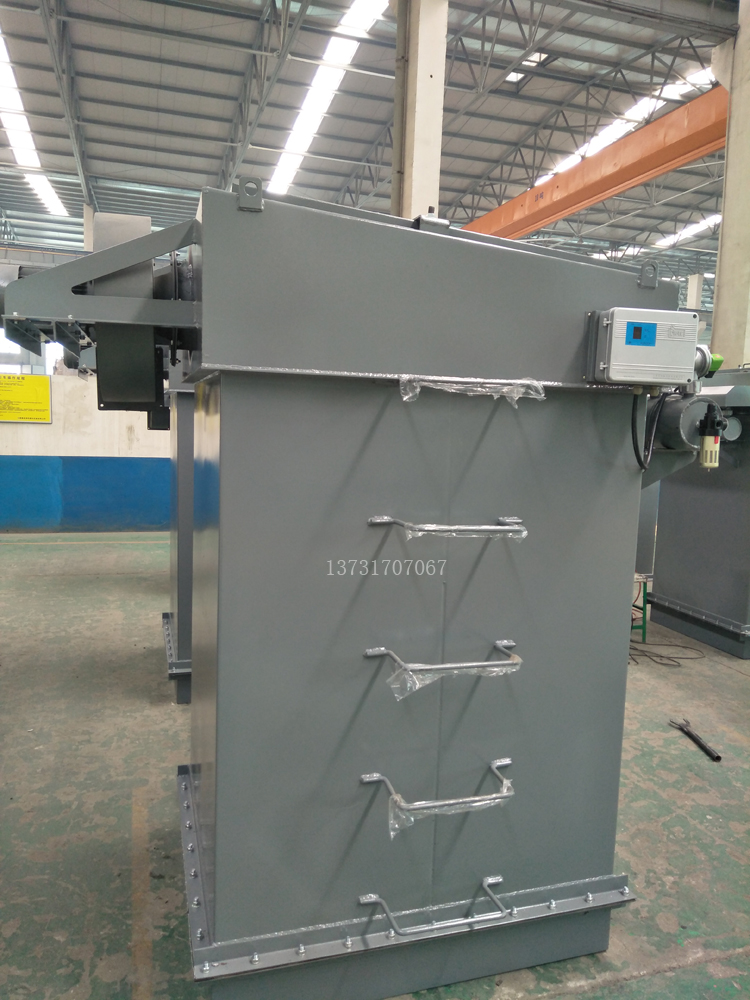 2018年最新研發(fā)15m2、25m2倉頂布袋除塵器投放市場